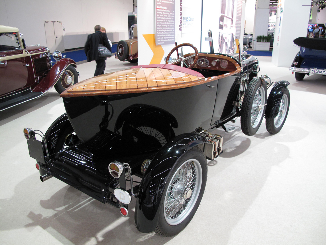 a car with boattail
