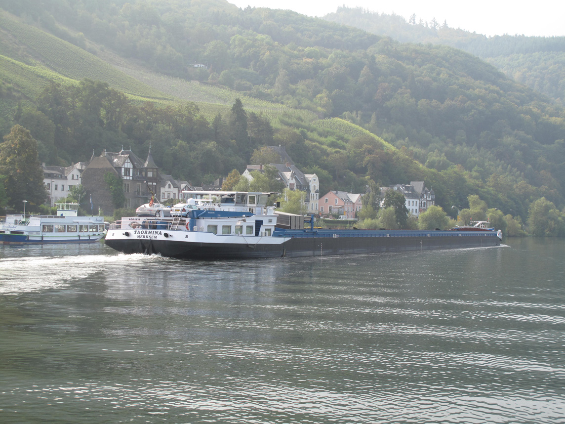 A Barge, En pr�m