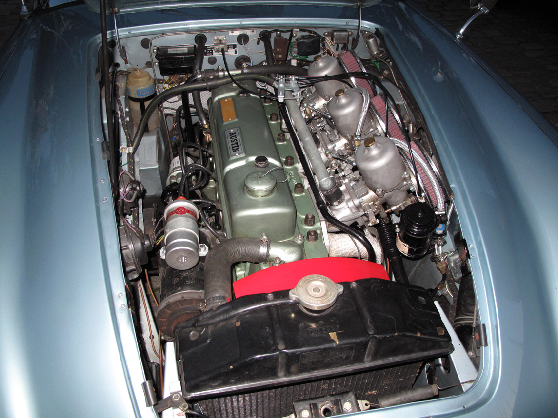 Austin Healey Triple carb MKII engine