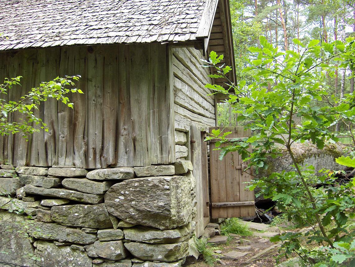 En kvarn n�ra �skhults by