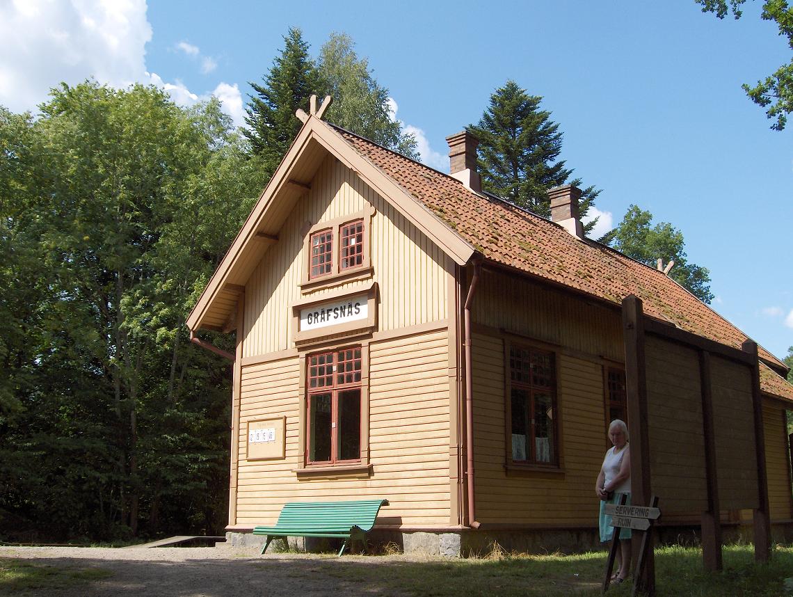 Gr�fsn�s Railway Station